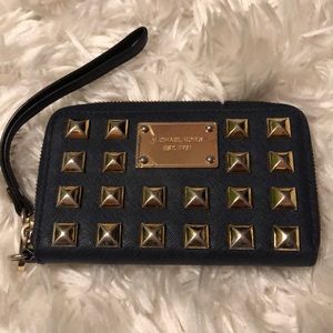 Michael kors wristlet